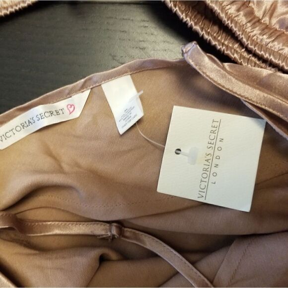 Victoria's Secret 2 pc Silk Pjs NWT LONDON Vintage - Picture 15 of 16